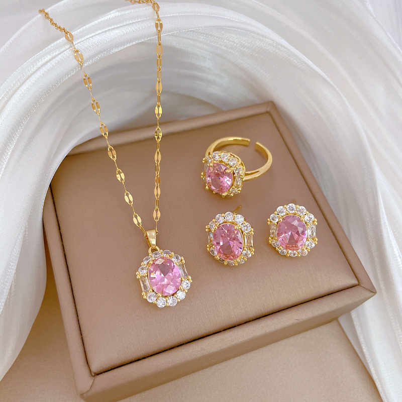 Royal Court Style Pink Egg Cry - Badminton Victory ulasan dan harga